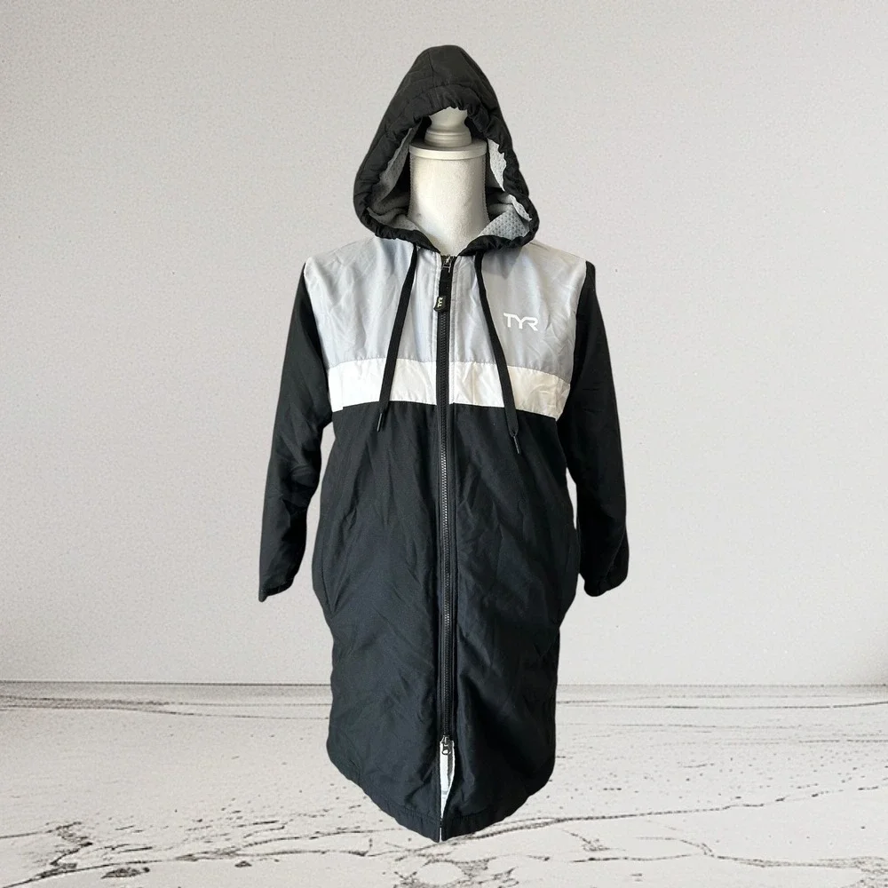 TYR Kids Alliance Team Parka Black Grey Swimming Swim Parka Jacket XS